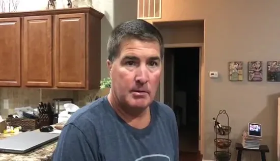 BSCI Factory Hand Crafts Powder Coated Solar Light Blue Metal Solar Lamp 