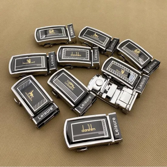 High Quality Exquisite Rubber & Iron Belt Buckles 